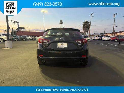 Used 2018 MAZDA MAZDA3 Touring image 5
