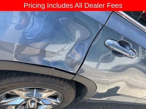 Used 2017 Toyota Highlander Limited Platinum FWD image 12