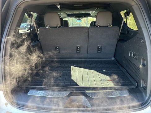 Used 2024 Chevrolet Suburban Premier image 29