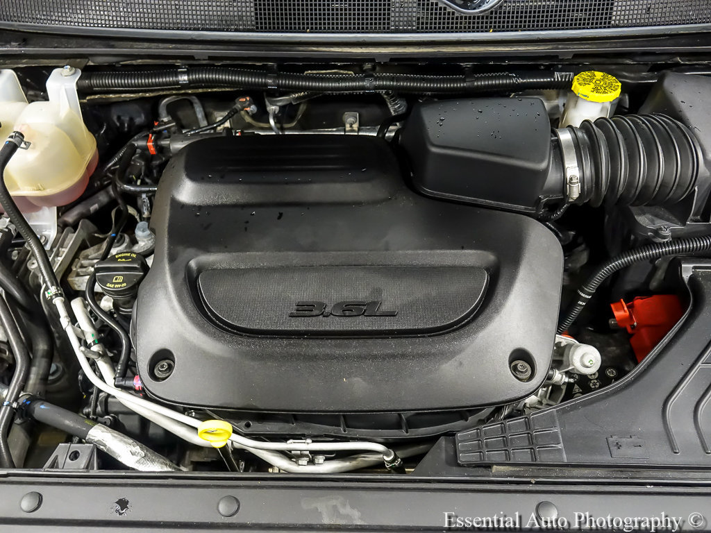 Used 2025 Chrysler Pacifica Limited FWD image 27