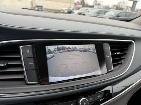 Used 2019 Buick Enclave Essence AWD/4WD image 21