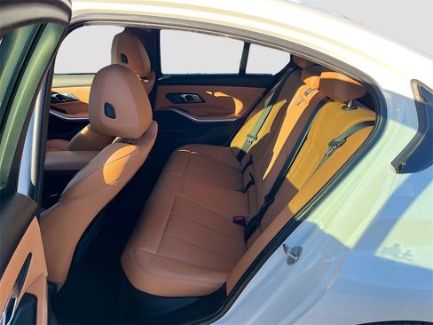 Used 2022 BMW M340i w/ Driving Assistance Package image 26