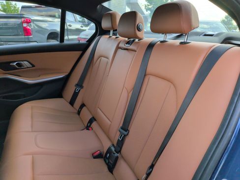 Used 2023 BMW 330i Sedan w/ Premium Package image 34