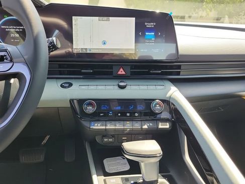New 2026 Hyundai Elantra Limited FWD image 14
