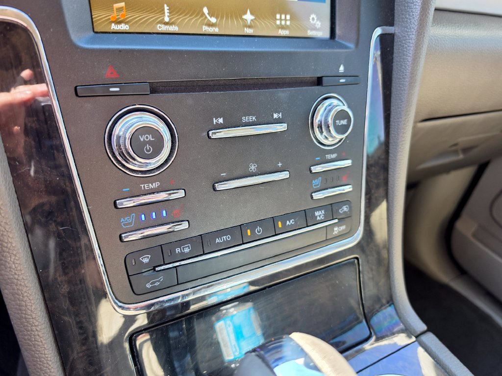 Used 2017 Lincoln Navigator Select RWD image 26
