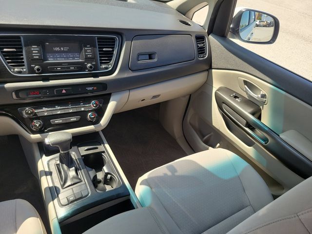 Used 2018 Kia Sedona L FWD image 15