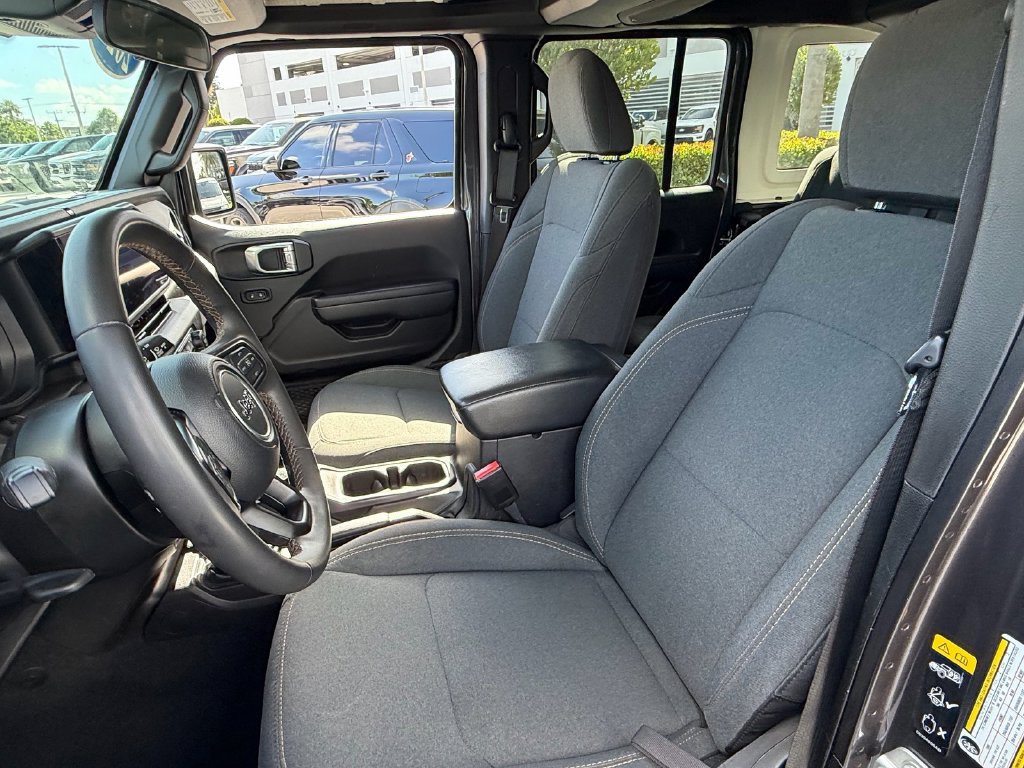 Used 2024 Jeep Wrangler Unlimited AWD/4WD image 11
