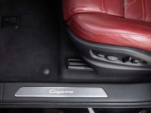 Certified 2023 Porsche Cayenne image 20