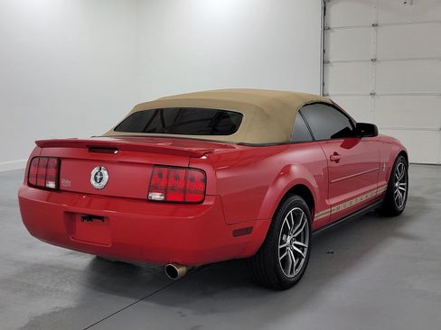 Used 2008 Ford Mustang Convertible RWD image 9