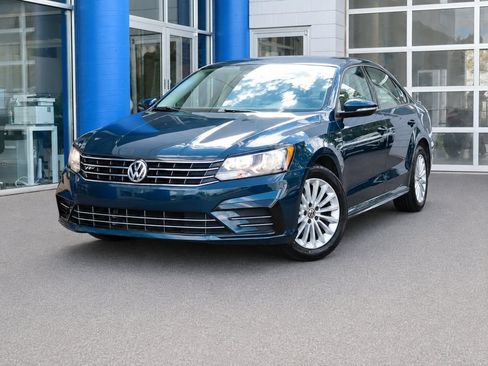Used 2018 Volkswagen Passat 2.0T S FWD image 1