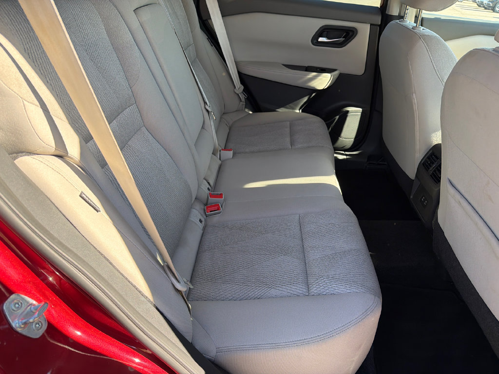 Used 2025 Nissan Rogue SV FWD image 15