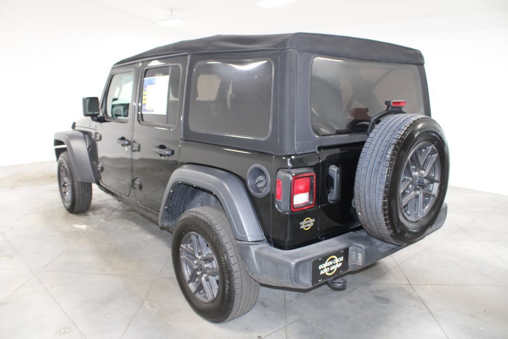 Used 2024 Jeep Wrangler Unlimited Sport AWD/4WD image 7