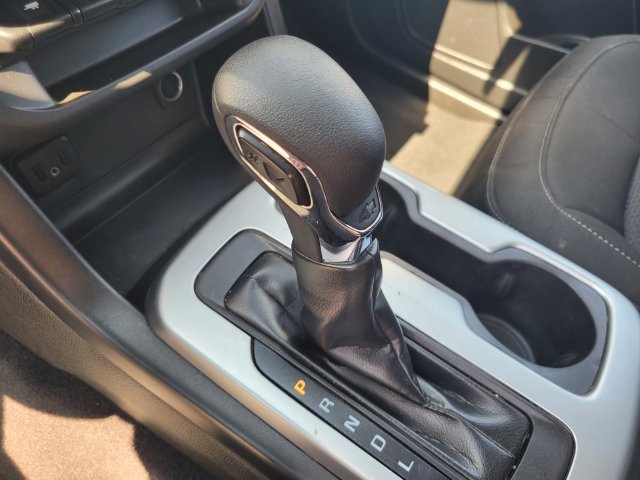 Used 2022 Chevrolet Colorado LT w/ Safety Package RWD image 19