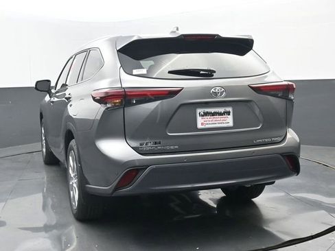 Used 2026 Toyota Highlander Limited image 20