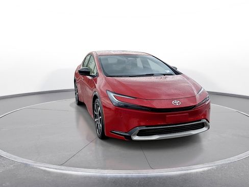 New 2026 Toyota Prius Plug-In Hybrid FWD image 2