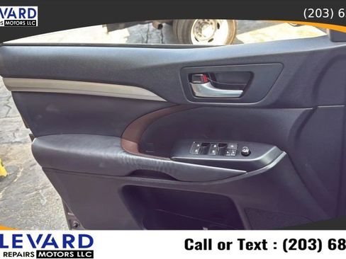 Used 2014 Toyota Highlander XLE AWD/4WD image 26