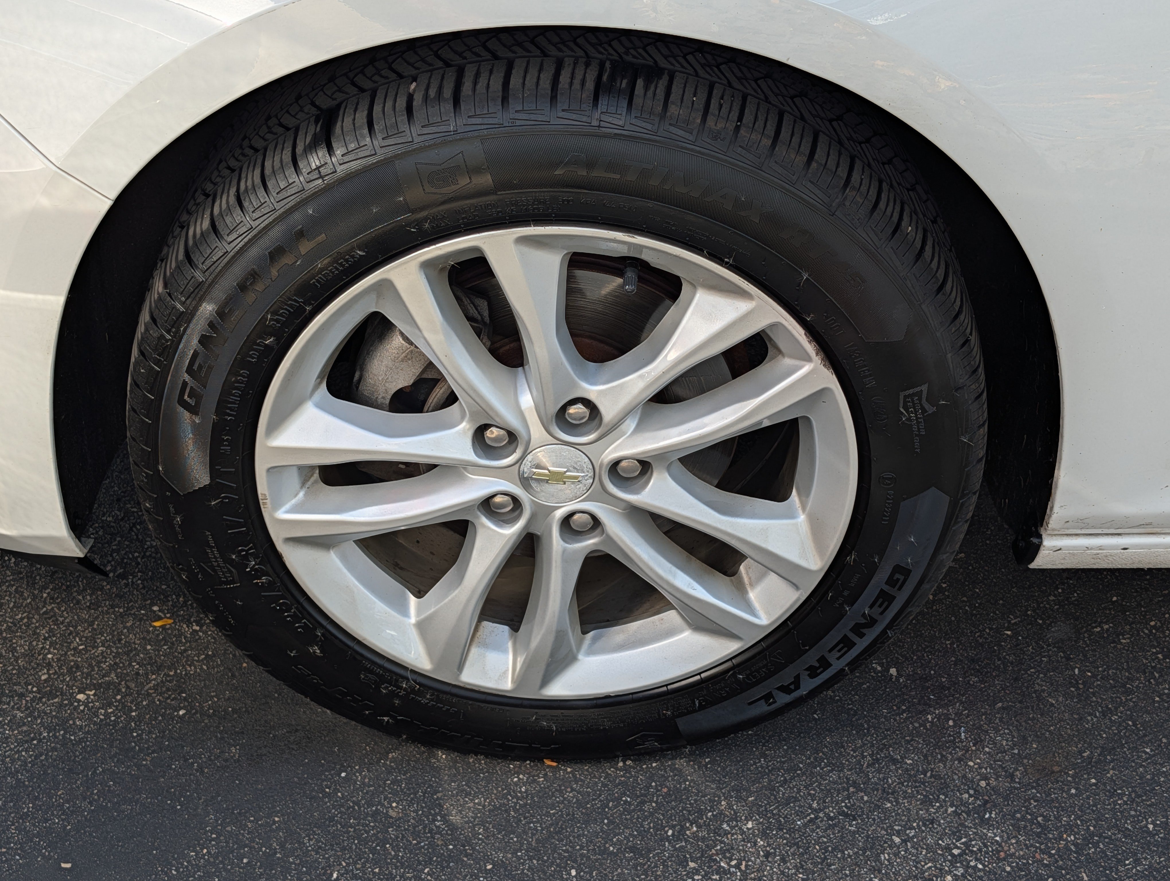 Used 2017 Chevrolet Malibu LT FWD image 15