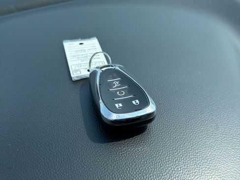 Used 2019 Chevrolet Traverse LT FWD image 28