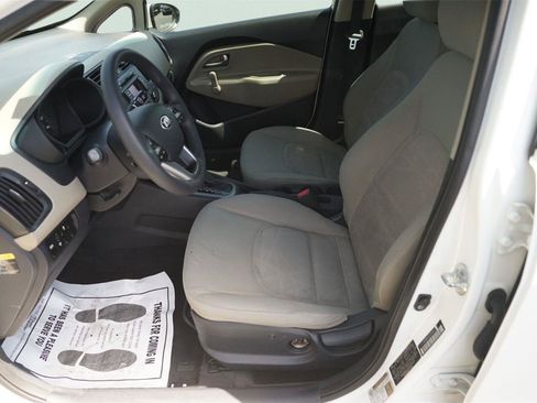 Used 2014 Kia Rio LX FWD image 9