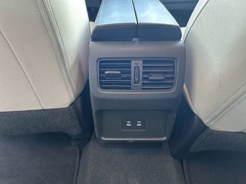 Used 2025 Nissan Rogue SV AWD/4WD image 11