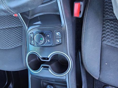 Used 2021 GMC Terrain SLE w/ Driver Convenience Package image 15