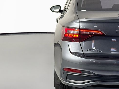 Used 2022 Volkswagen Jetta SE image 31