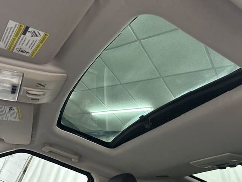 Used 2016 Land Rover LR4 HSE image 20