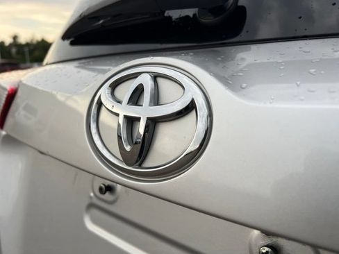 Used 2015 Toyota RAV4 LE FWD image 13