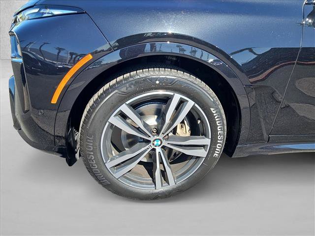 Used 2024 BMW X7 xDrive40i w/ M Sport Package AWD/4WD image 27
