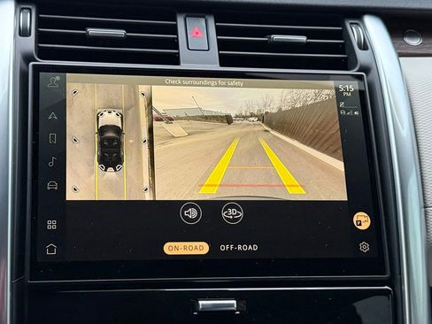 Used 2024 Land Rover Discovery Dynamic SE image 28