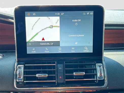 Used 2021 Lincoln Navigator Reserve image 13