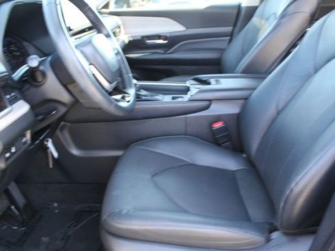 Used 2024 Toyota Grand Highlander FWD image 30