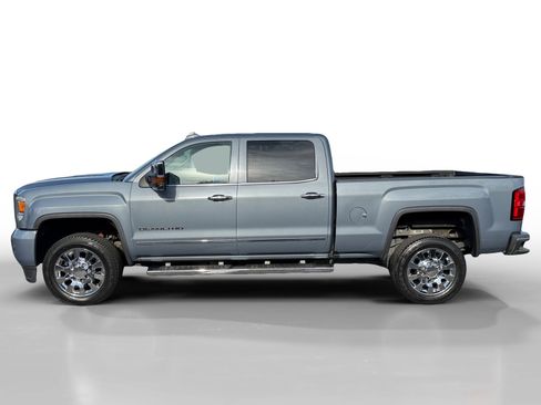 Used 2016 GMC Sierra 2500 Denali image 2