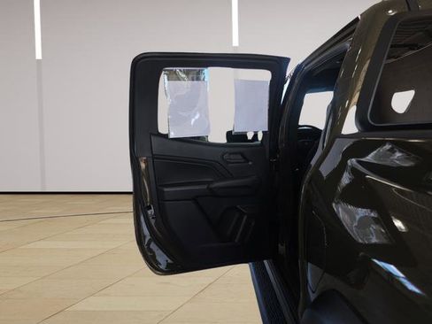 Used 2025 Chevrolet Colorado Trail Boss AWD/4WD image 23