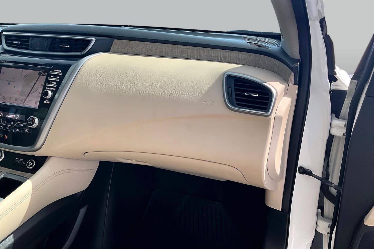 Used 2020 Nissan Murano SL w/ Moonroof Package FWD image 17