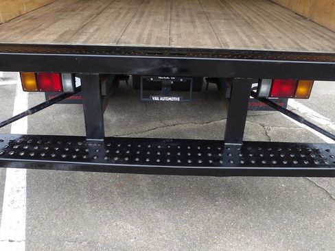 Used 2020 Isuzu NPR RWD image 36