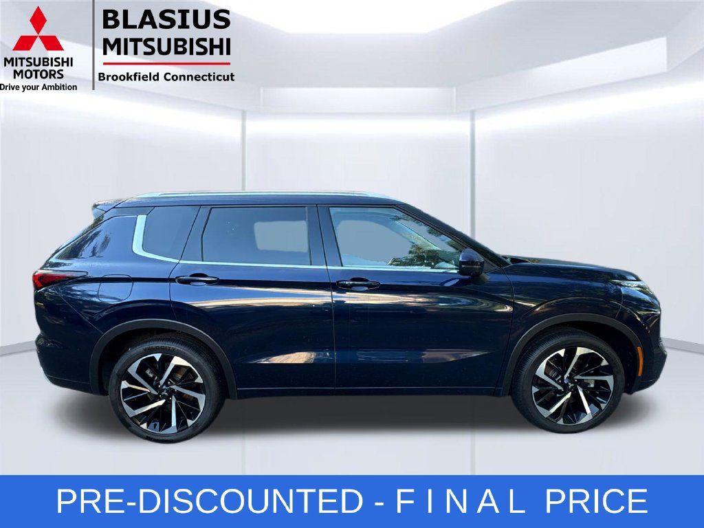 Used 2024 Mitsubishi Outlander SEL AWD/4WD image 7