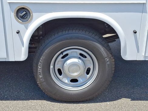 New 2026 Ford F250 XL w/ XL Driver Assist Package RWD image 12