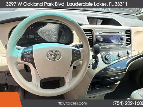 Used 2012 Toyota Sienna LE FWD image 46