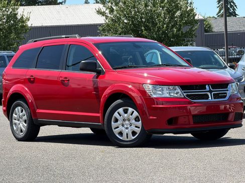 Used 2020 Dodge Journey SE w/ SE Popular Equipment Group FWD image 2