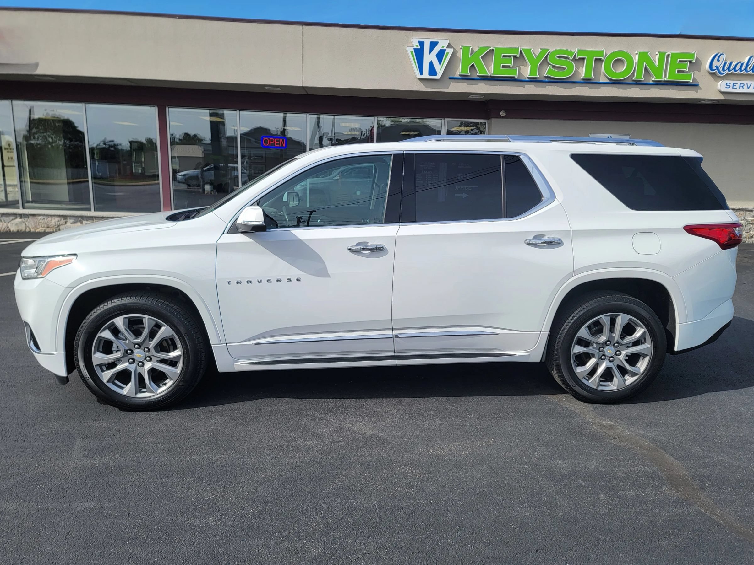 Used 2021 Chevrolet Traverse Premier AWD/4WD image 8