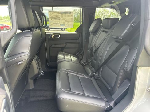 New 2026 Ford Bronco Outer Banks AWD/4WD image 23