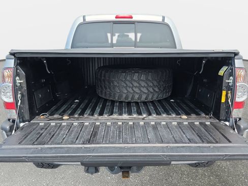 Used 2015 Toyota Tacoma 4x4 Double Cab w/ SR5 Package image 12