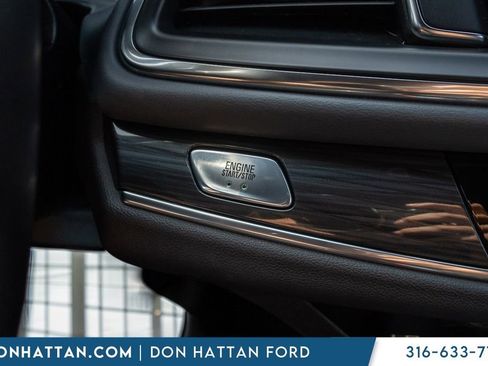 Used 2024 Buick Enclave Essence w/ Sport Touring Edition image 9