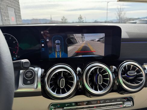 Used 2026 Mercedes-Benz GLB 250 4MATIC image 29