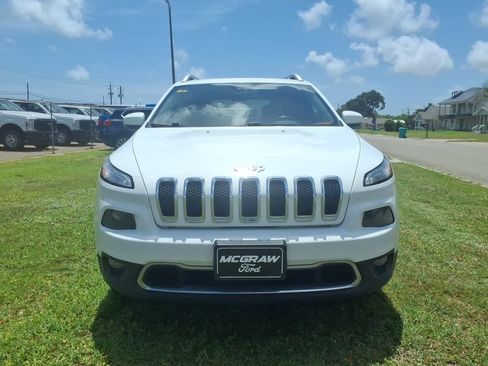 Used 2015 Jeep Cherokee Limited w/ Luxury Group AWD/4WD image 10