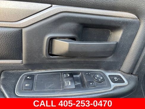 Used 2024 RAM 3500 Tradesman w/ Chrome Appearance Group AWD/4WD image 6