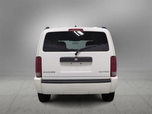Used 2009 Dodge Nitro SE image 7