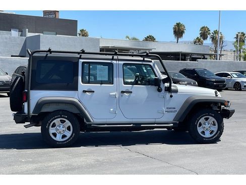 Used 2016 Jeep Wrangler Unlimited Sport AWD/4WD image 8