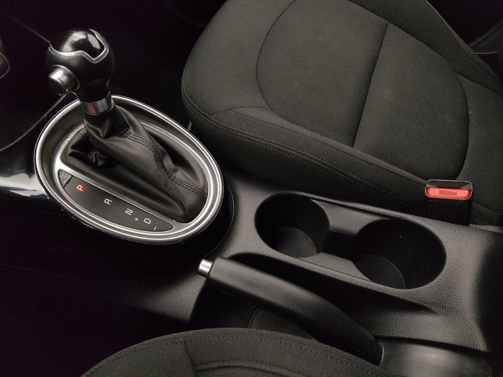 Used 2014 Kia Soul ! FWD image 26